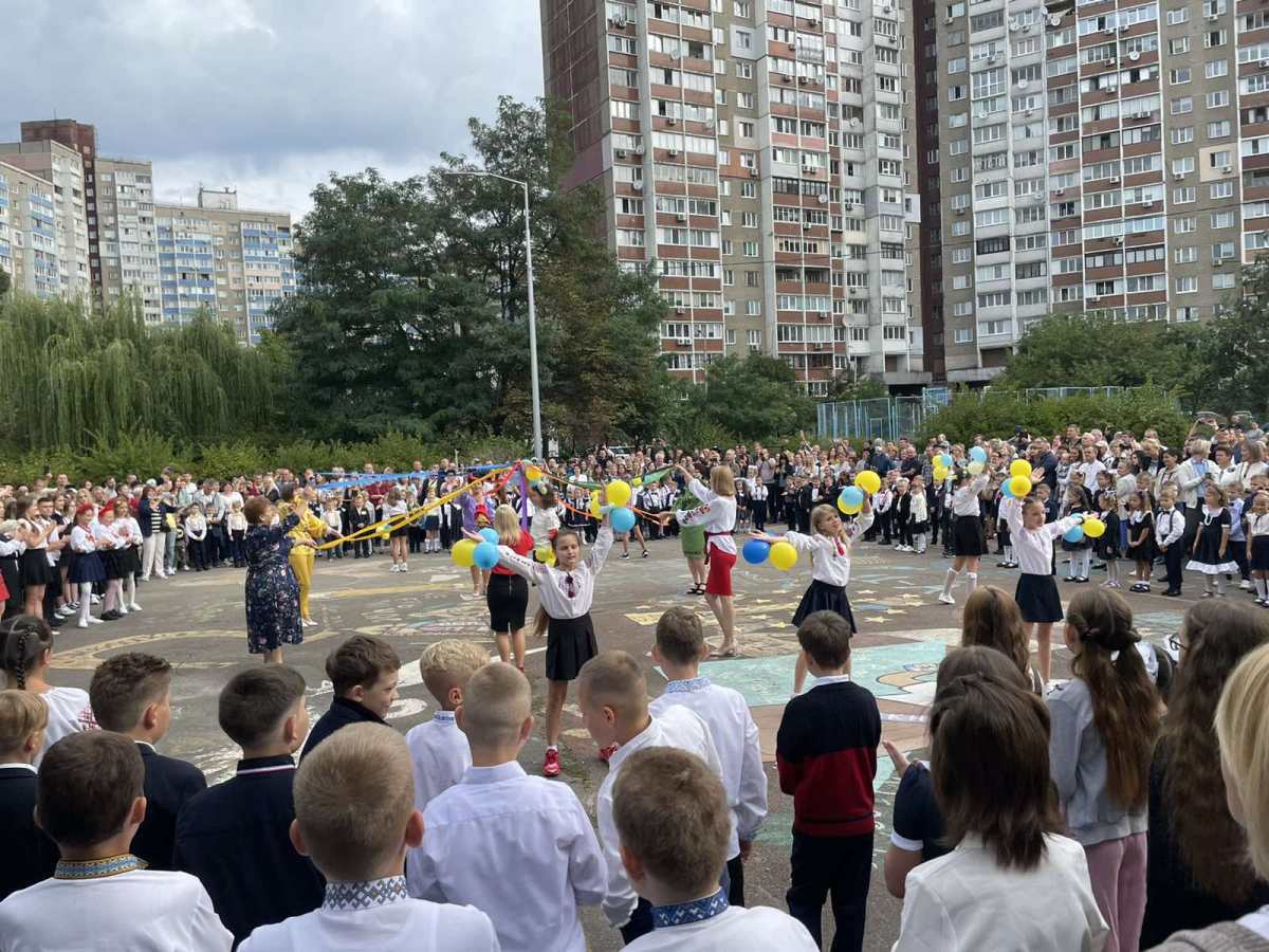 Перше вересня 2021 у 5-Є класі.  Школа 286