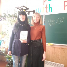 Вручення запрошень на мюзикл