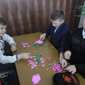 Навіт хлопці "вишивали"
