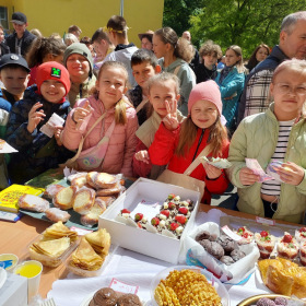Шкільний ярмарок 2024 "Світ без кордонів"