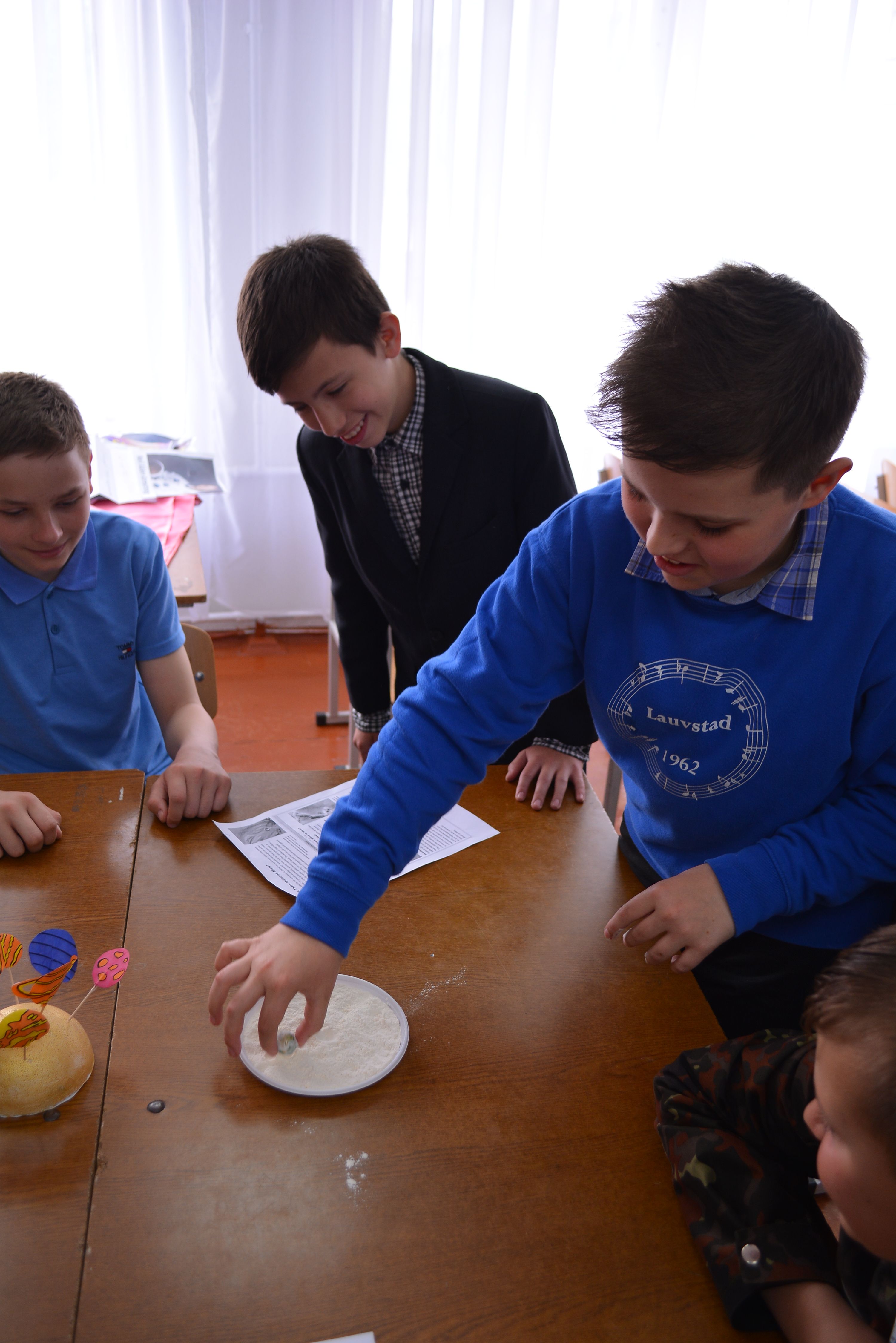 Experiment "Why is the surface of Mars is bumpy?"