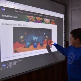 Interactive quiz about age and weight  on different planets
