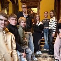 Похід у театр "Сузір'я" на виставу "Народжені бути вільними"